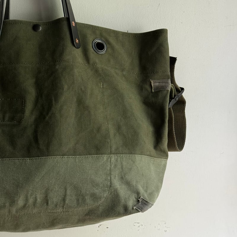 3175 1970s Duffle Messenger Bag | Room No.6