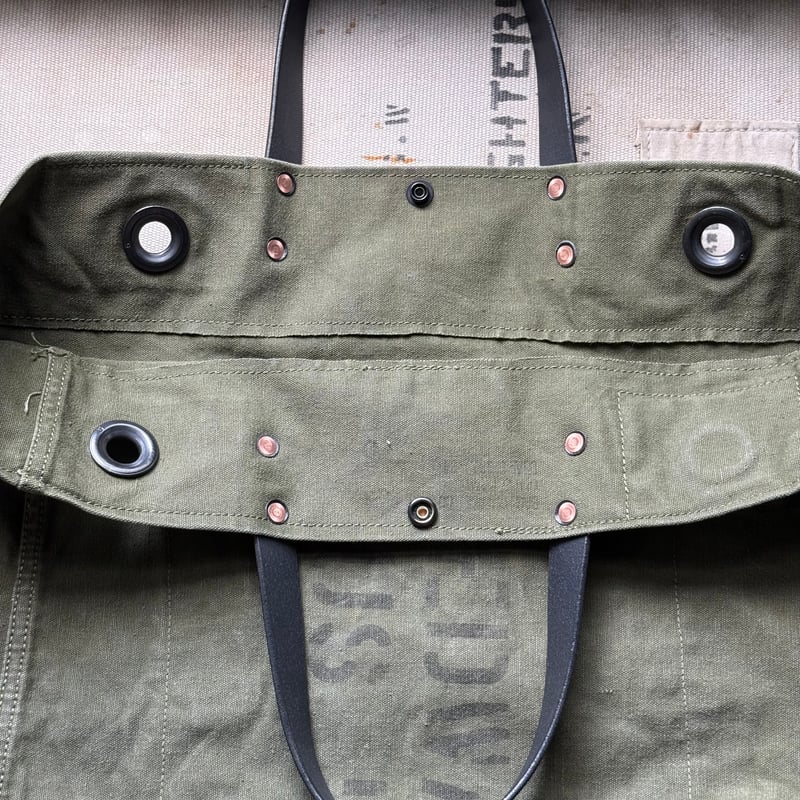 3177 1960s Duffle Messenger Bag | Room No.6