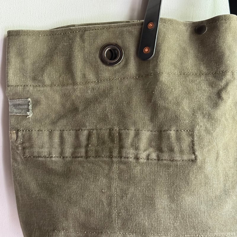 3144 1960s Duffle Messenger Bag | Room No.6
