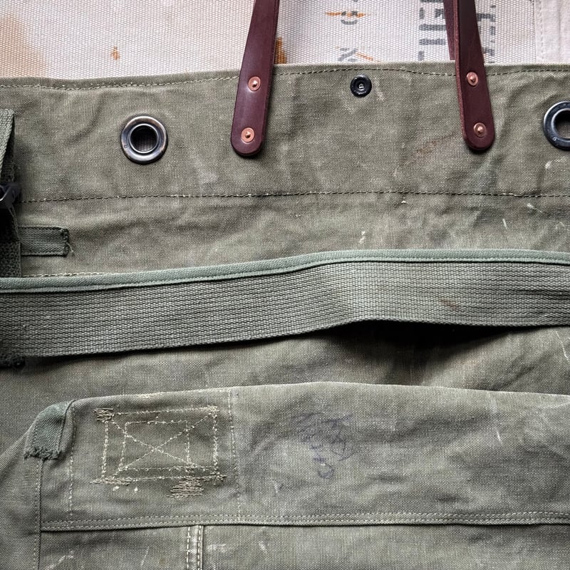 3172 1960s Duffle Messenger Bag | Room No.6