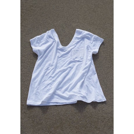 SHORT SLEEVE POCKET T WITH FEATHERS LACE TRIM