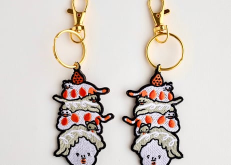 刺繍キーホルダー「ネコケーキ」