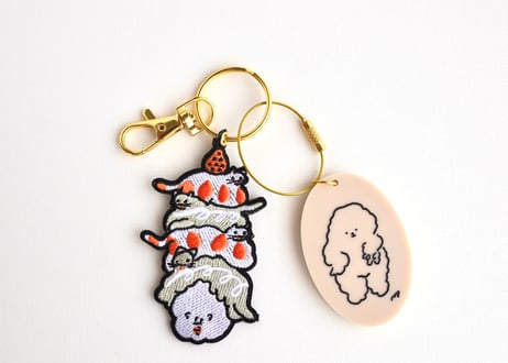 刺繍キーホルダー「ネコケーキ」