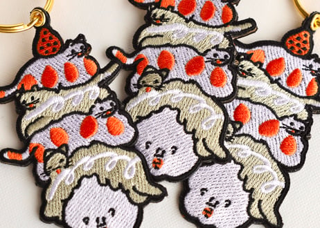 刺繍キーホルダー「ネコケーキ」