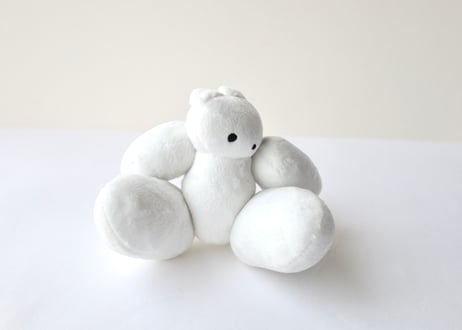 手乗りムクミぬいホルダー「鎮座」