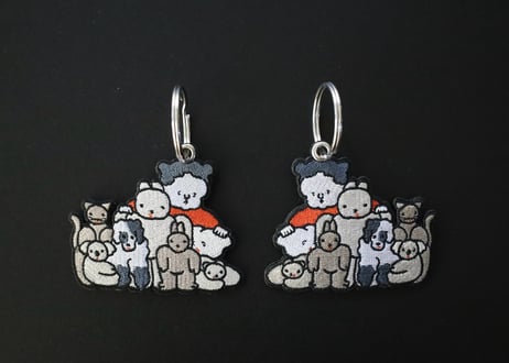 刺繍キーホルダー「ぬいぐるみ家族写真」