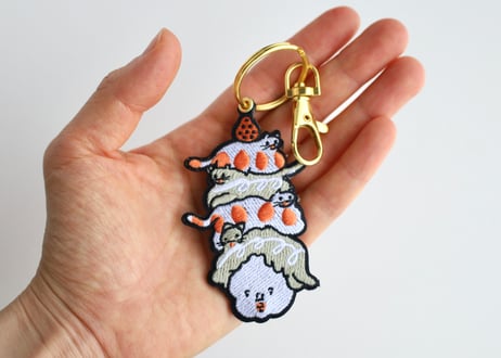 刺繍キーホルダー「ネコケーキ」