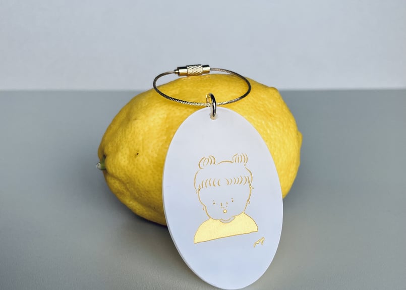 食堂で待ってる時に渡される札のキーホルダー「ブサイク証明写真