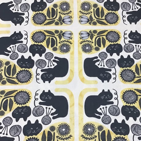 カワムラオリエ　黒猫とお花