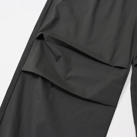 BROWN by 2-tacs（ブラウン バイ ツータックス）"Knee tuck pants"