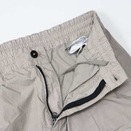 C.P. Company（シーピーカンパニー）"MICRO-REPS BOXY CARGO LENS PT"