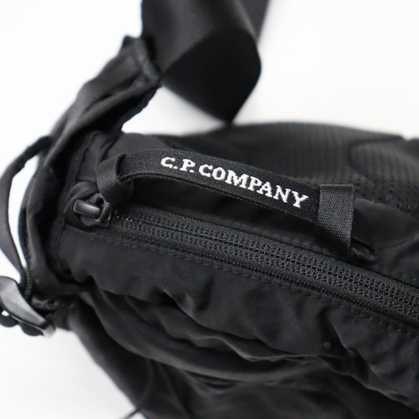 C.P.COMPANYブラウン　Nylon Bボディバッグ YKKファスナー C.P.COMPANYブラウン Nylon Bボディバッグ YKKファスナー C.P.