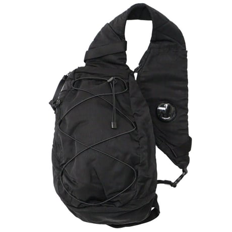 C.P. Company（シーピーカンパニー）"NYLON B CROSSBODY BACKPACK"
