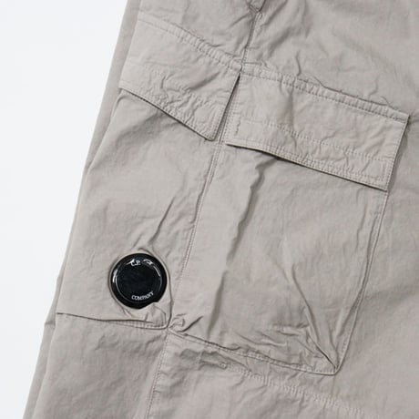C.P. Company（シーピーカンパニー）"MICRO-REPS BOXY CARGO LENS PT"
