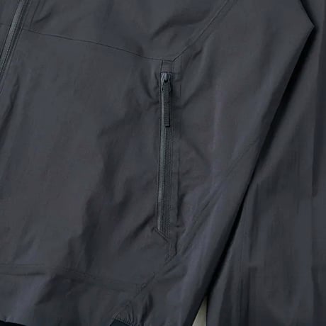 ARC’TERYX VEILANCE（アークテリクス ヴェイランス）"Demlo Hooded Jacket"