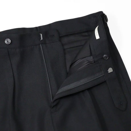 HEUGN（ユーゲン）""Aaron" Wool Black"