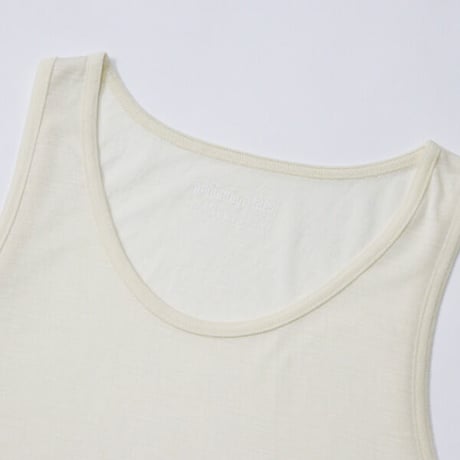 BROWN by 2-tacs（ブラウン バイ ツータックス）"BAA tank - white"