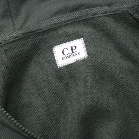 C.P. Company（シーピーカンパニー）"SWEATSHRTS HOODED OPEN IN DIAGONAL RAISED FLEECE"