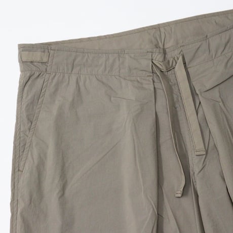 BROWN by 2-tacs（ブラウン バイ ツータックス）"Loose fit pants"