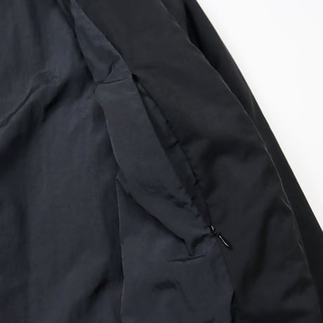 ATON（エートン）"MAT AIRLY NYLON WOOL PADDED STAND JACKET"