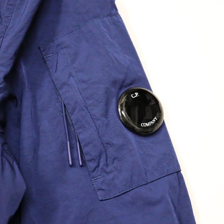 C.P. Company（シーピーカンパニー）"HEAVY CHROME-R ZIPPED LENZ OS"