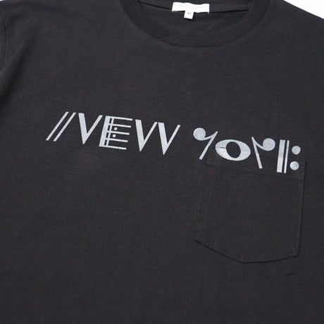 ENGINEERED GARMENTS（エンジニアード ガーメンツ）"Printed Cross Crew Neck T-shirt - NY"