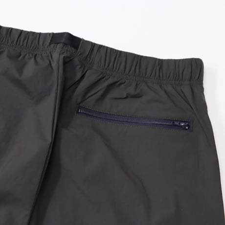 BROWN by 2-tacs（ブラウン バイ ツータックス）"Knee tuck pants"