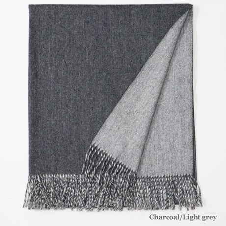 The Inoue Brothers...（ザ イノウエブラザーズ）"Two-Colour Large Brushed Stole"