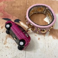 Leather Ring（ぷらぷらコンパクトカーピンク）