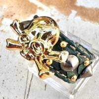 Leather Ring（ゴールドスカルグリーンスネーク）