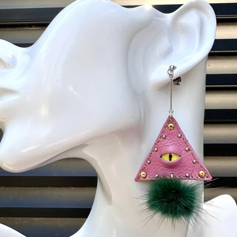 ナゾノセイブツ」 ピアス（Victor） | HOLY CRAP！