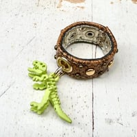 Leather Ring（ぷらぷらダイナソースケルトンライトグリーン）