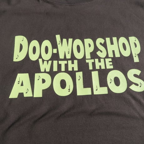 THE APOLLOS / DOO-WOP SHOP Tee（チャコール×イエロー）