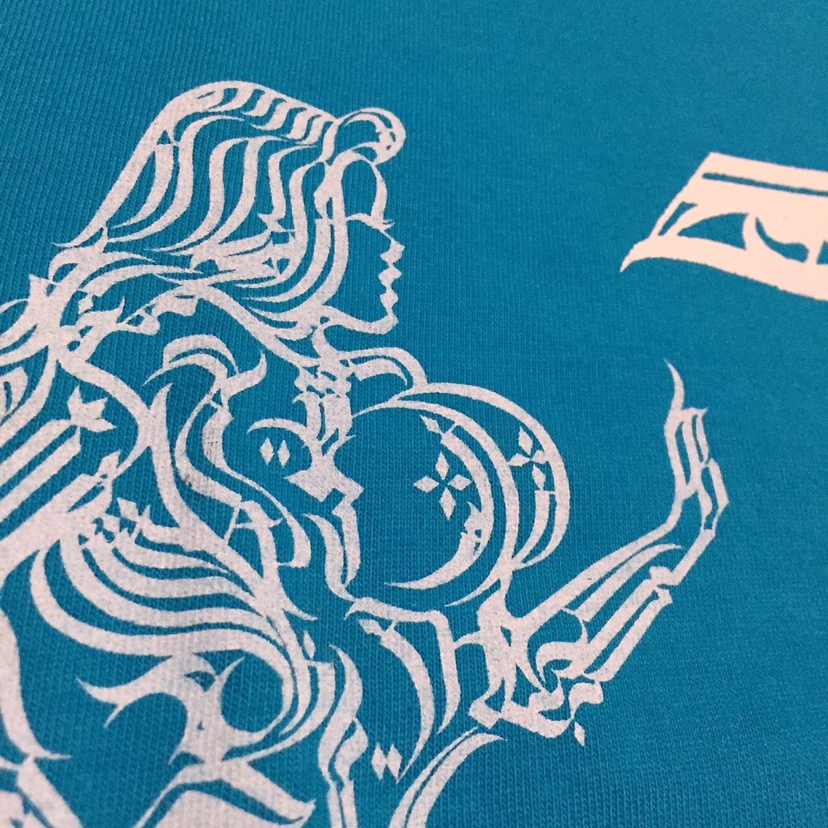 MOZYSKEY Tシャツ