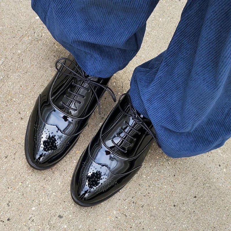 SM30ブラックエナメルアーモンドトゥレースアップシューズ