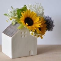 花の咲く家（花瓶）