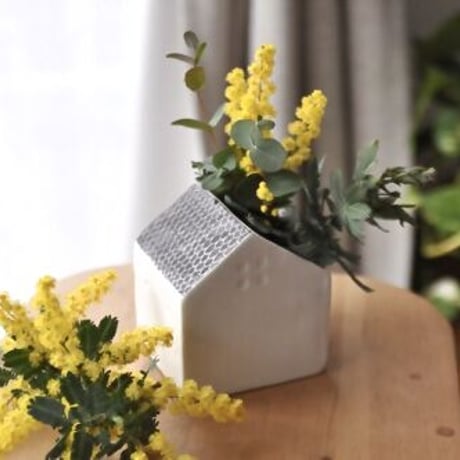 花の咲く家（花瓶）