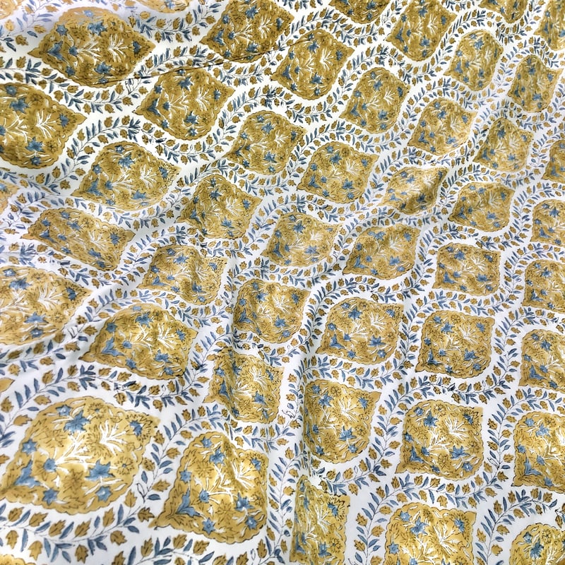 未使用※インド ブロックプリント 中綿入りキルト ソフトイエロー　マルチカバー 未使用※インド ブロックプリント 中綿入りキルト ソフトイエロー