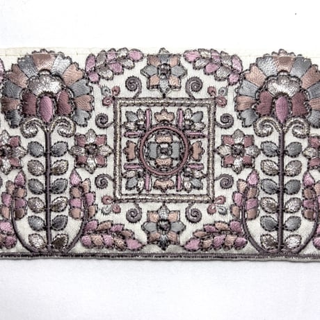 【50cm単位】ホワイト　オリエンタルフラワー　インド刺繍リボン　ハンドメイド材料　りぼん素材