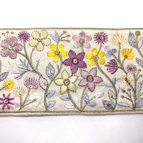 【50cm単位】ホワイトパープルイエロー　スターフラワー　インド刺繍リボン　ハンドメイド材料　りぼん素材