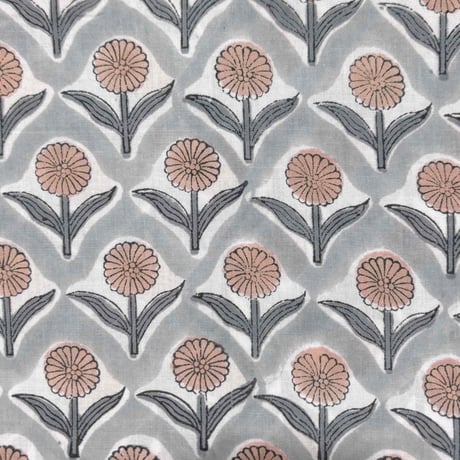 【50cm単位】ペールグレーベージュスモールフラワー　インド　ハンドブロックプリント生地　テキスタイル  コットン
