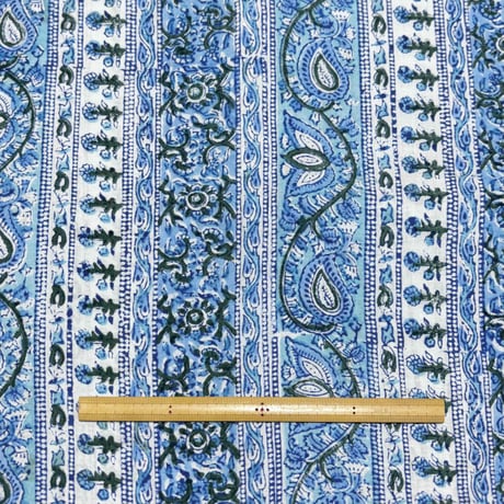 【50cm単位】ブルーホワイトペーズリーストライプ　インド　ハンドブロックプリント生地　テキスタイル  コットン