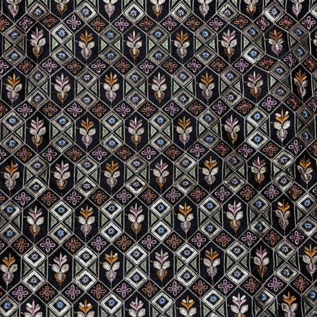 【⚠️10cm単位(50cm以上)】ブラック　ひし形　インド刺繍生地　ハンドメイド素材