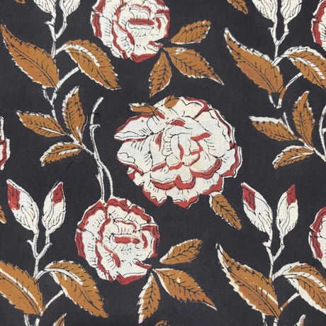 アウトレット商品【50cm単位】ブラックレッドオフホワイトふわふわフラワーバグルー染め　インド　ハンドブロックプリント生地　テキスタイル  コットン