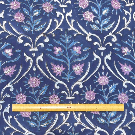 【50cm単位】ネイビーブルーパープルゴージャスフラワー　インド　ハンドブロックプリント生地　テキスタイル  コットン