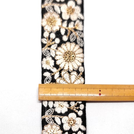【50cm単位】ブラック　ホワイトフラワー　インド刺繍リボン　ハンドメイド材料　りぼん素材