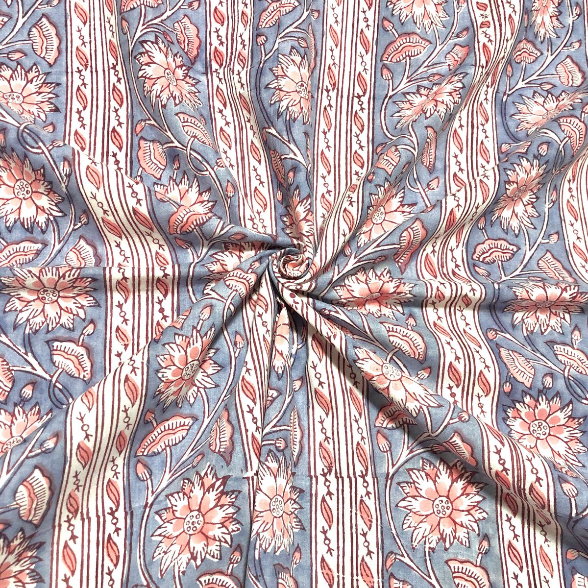 美品 ハンドブロックプリント インドラグ 140×200 ナチュラル デザイン ▽▽▽▽▽ Tiger hand block print cotton set up. . . 何気に