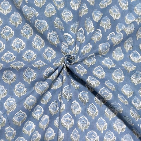 未使用※インド ブロックプリント 中綿入りキルト ブルーグレー　マルチラグ 未使用※訳アリ インド ブロックプリント 中綿入りキルト サルビア