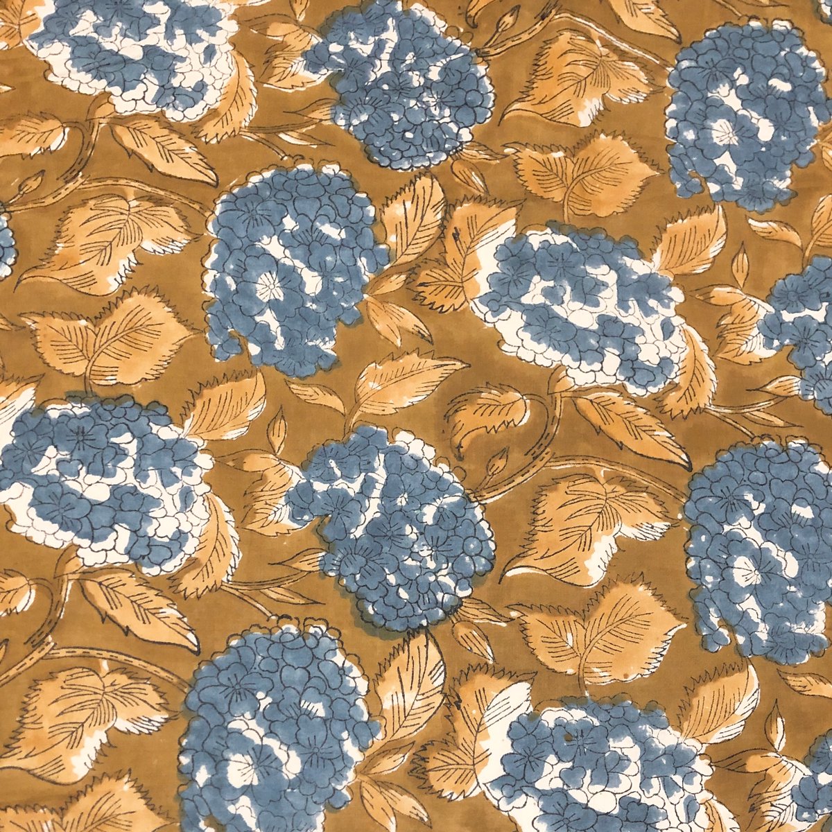 未使用※インド ブロックプリント 中綿入りキルト オレンジフラワー　マルチカバー 未使用※インド ブロックプリント 中綿入りキルト オレンジ