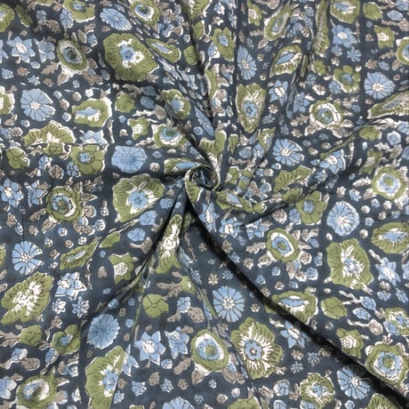 未使用※大判　インド ブロックプリント 中綿入りキルト ブルーグレー　マルチラグ 未使用※インド ブロックプリント 中綿入りキルト ブルーグレー